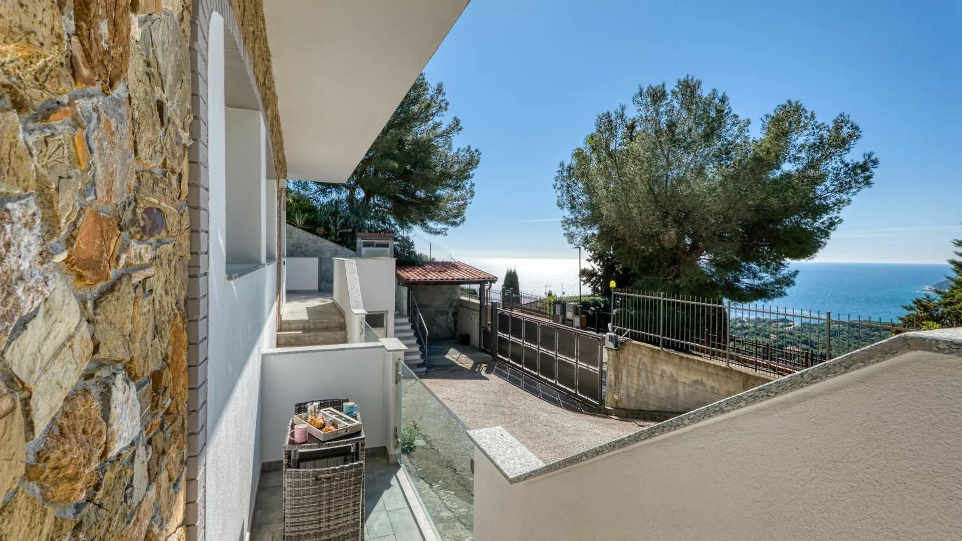 Miramare Lux Sea View Apartments Marina dʼMarina dʼAndora