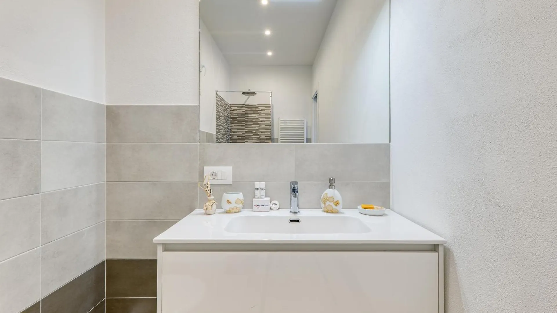 Miramare Lux Sea View Apartments Marina dʼMarina dʼAndora إيطاليا